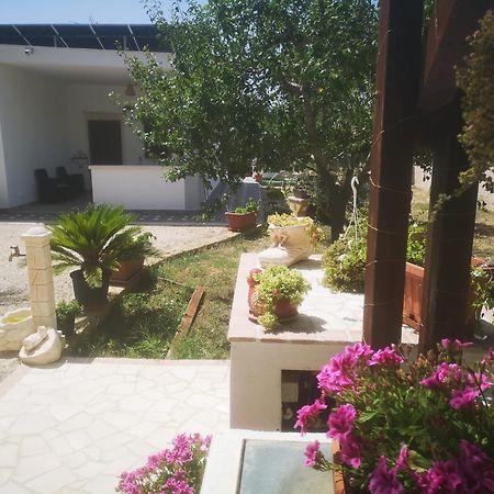 B&B Angolo Magico ปาราบิตา ภายนอก รูปภาพ
