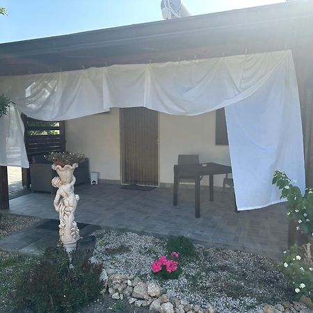 B&B Angolo Magico ปาราบิตา ภายนอก รูปภาพ