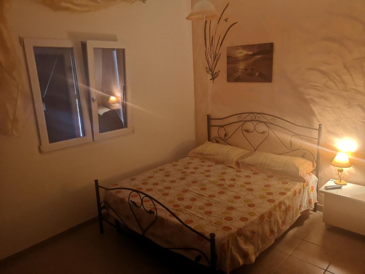 B&B Angolo Magico ปาราบิตา ภายนอก รูปภาพ