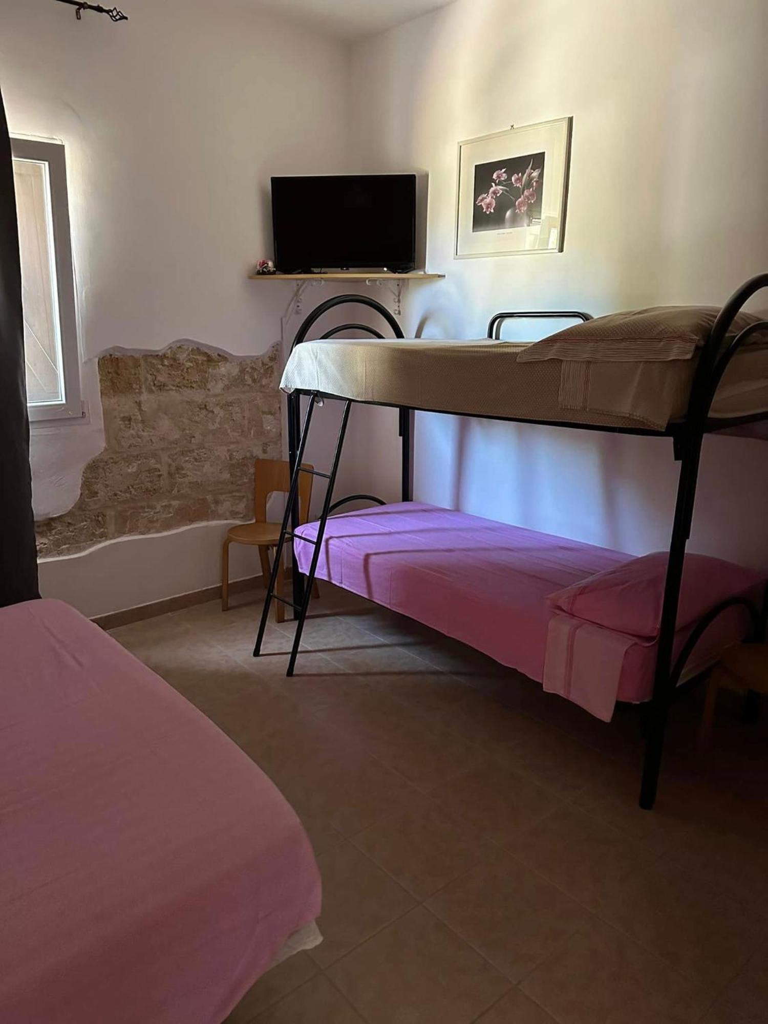 B&B Angolo Magico ปาราบิตา ภายนอก รูปภาพ