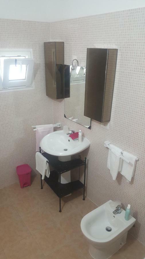 B&B Angolo Magico ปาราบิตา ภายนอก รูปภาพ