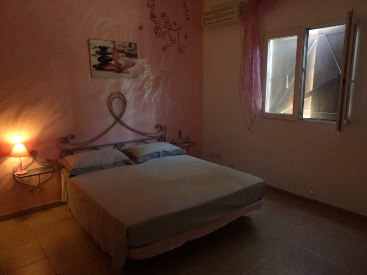B&B Angolo Magico ปาราบิตา ภายนอก รูปภาพ